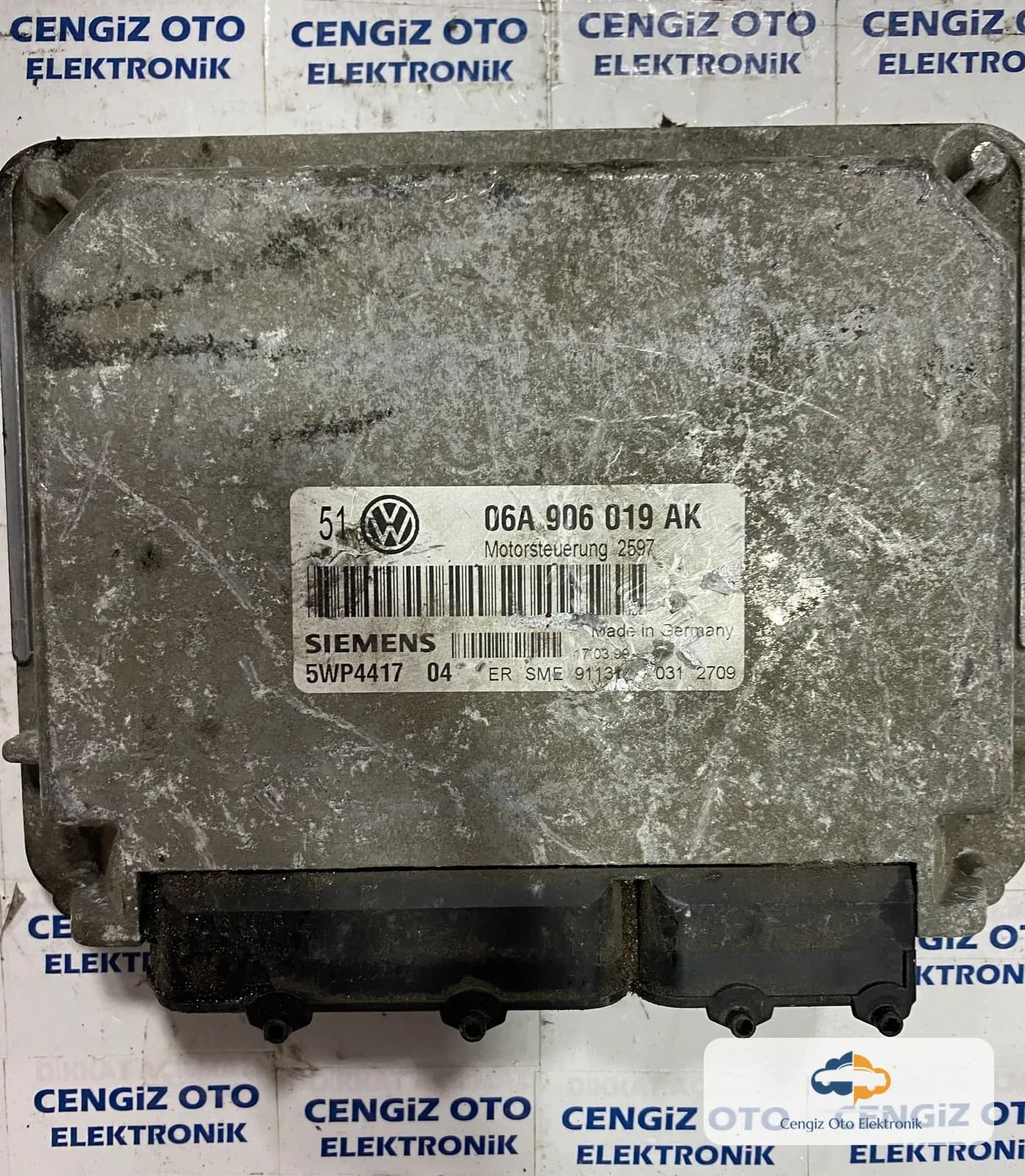 Volkswagen Golf Motor Beyini - 06A906019AK - 06A 906 019 AK - 5WP441704