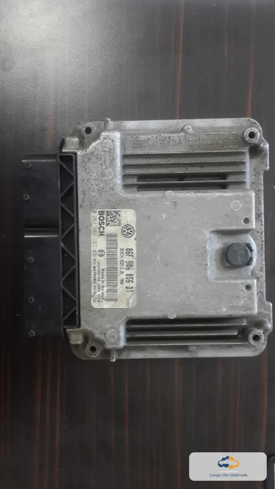 Volkswagen Touran Motor Beyini - 06F906056DT