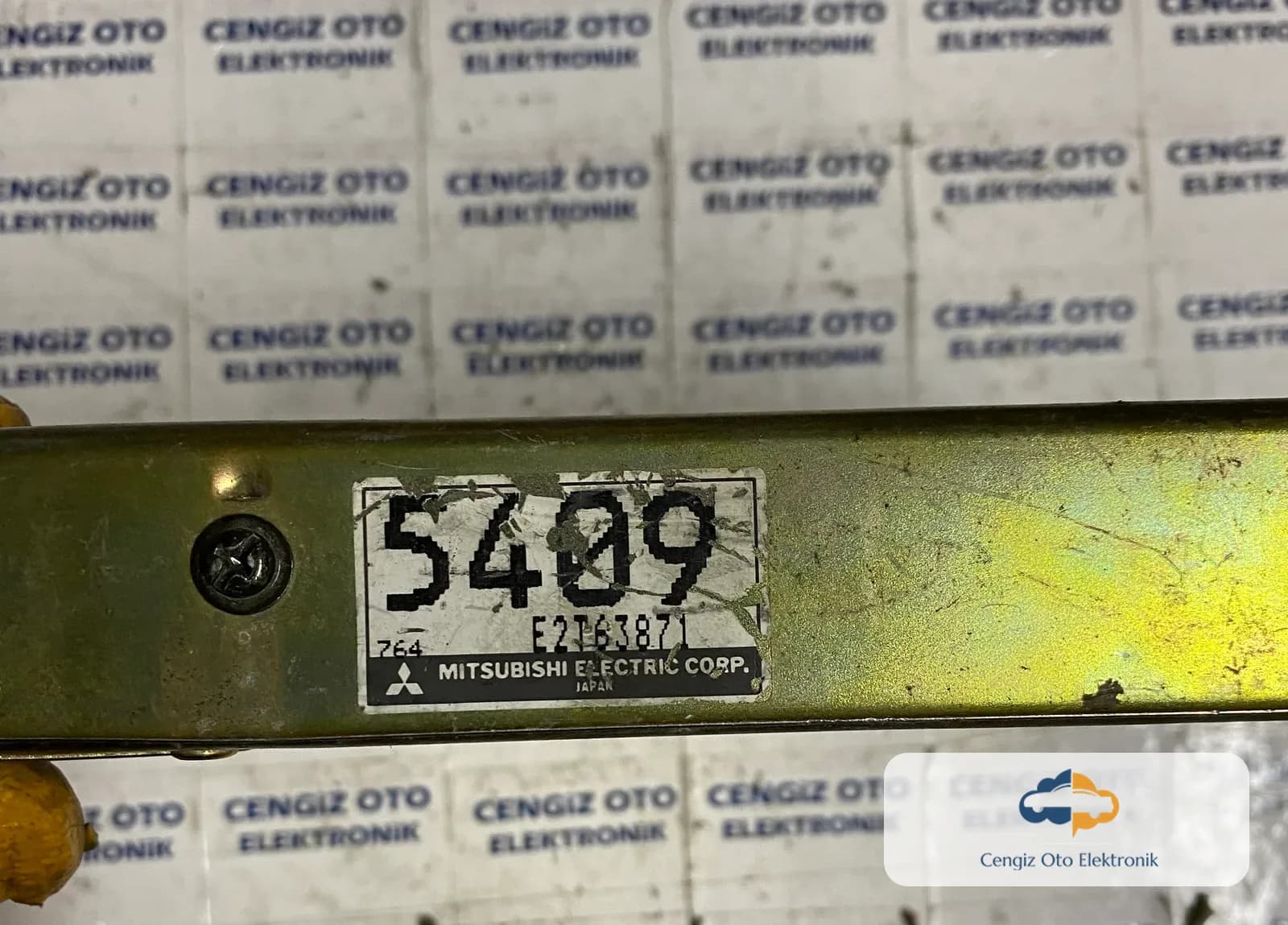 Mitsubishi FTO 2.0 Motor Beyini - E2T63871