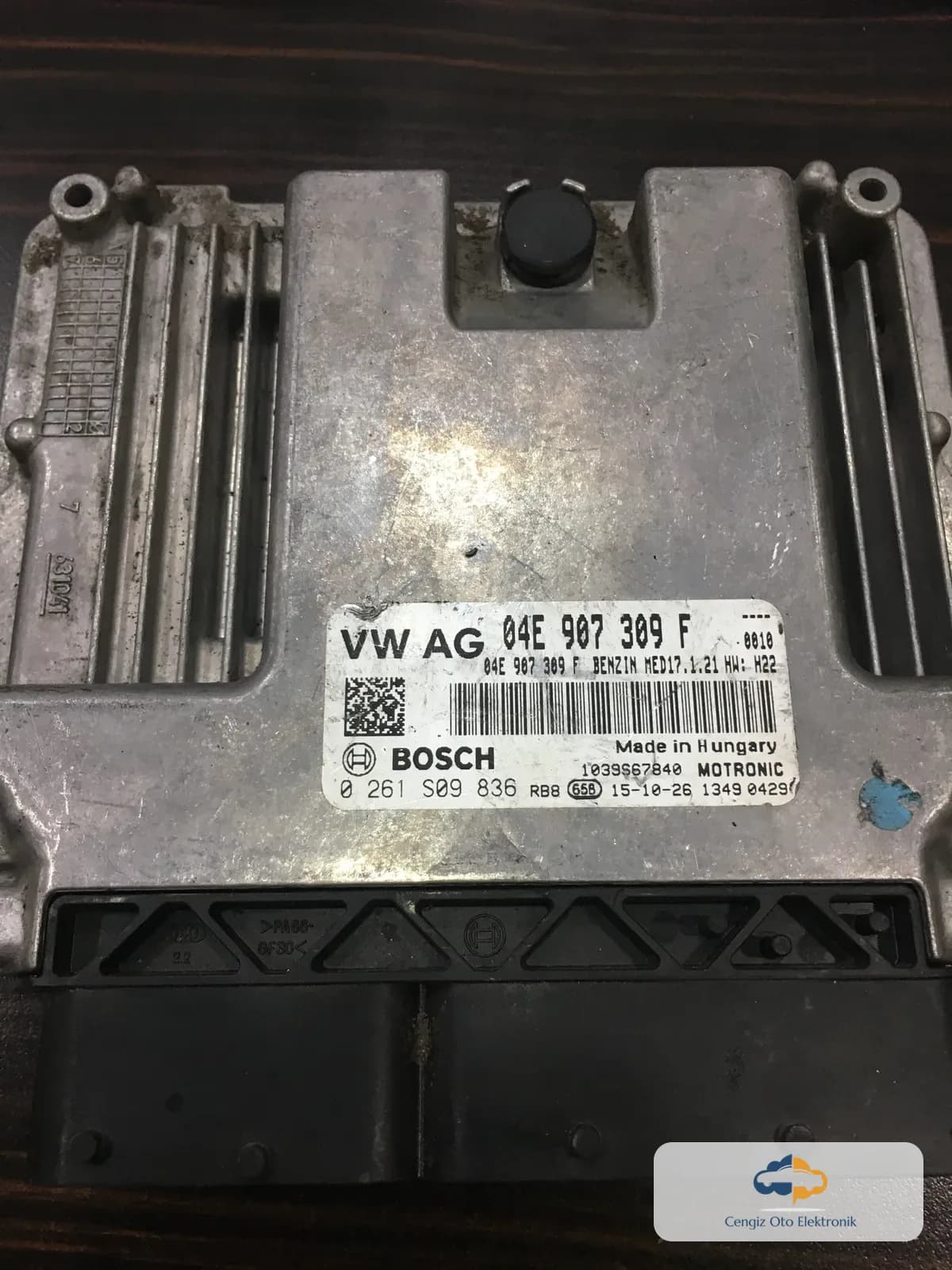 Volkswagen Golf - 0261S09836 - 04E907309F - MED17.1.21