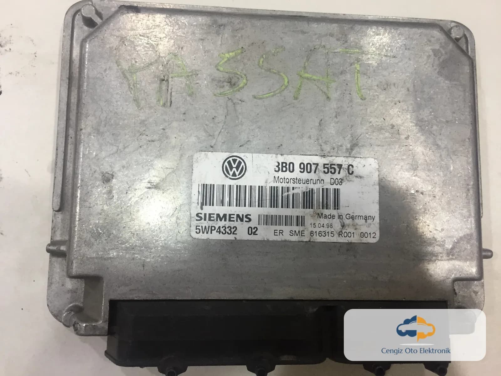 Vw Passat - 5WP4332 - 3B0907557C