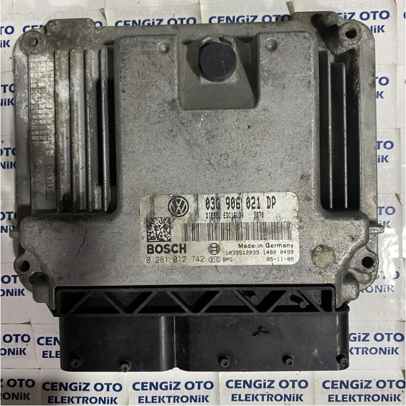 Volkswagen Passat Motor Beyini - 0 281 012 742 - 0281012742 - 03G 906 021 DP - 03G906021DP 